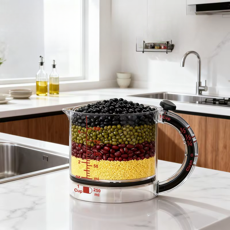 Verstellbarer Messbecher